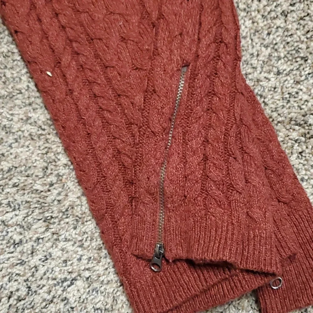 American Eagle sweater xs burnt color box#4